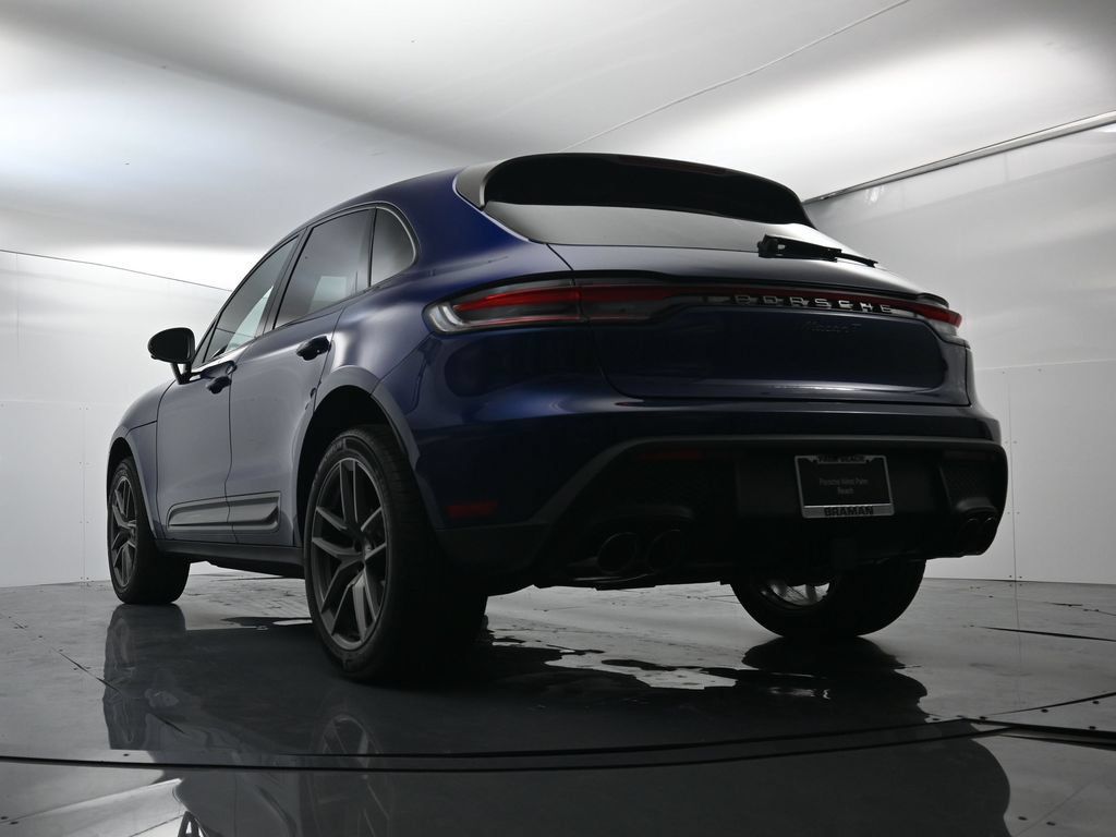 Certified 2025 Porsche Macan AWD/4WD image 48