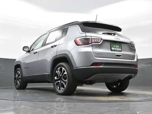 Used 2022 Jeep Compass Limited AWD/4WD image 31