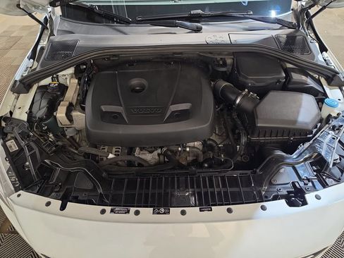 Used 2018 Volvo S60 T5 Inscription Platinum w/ Climate Package AWD/4WD image 18