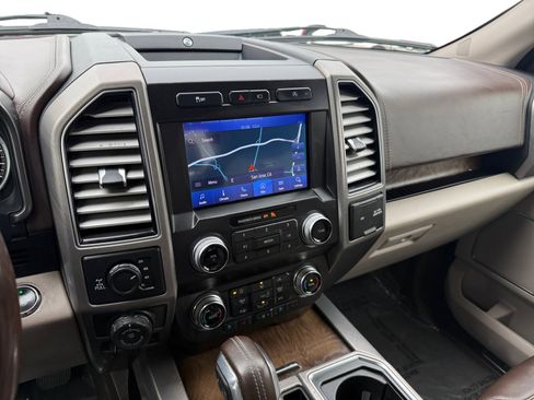 Used 2020 Ford F150 Limited image 12