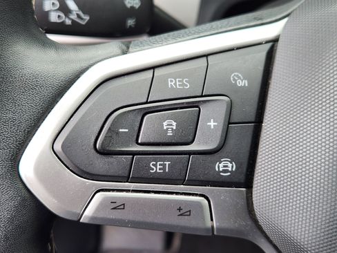 Certified 2021 Volkswagen Atlas SE image 25