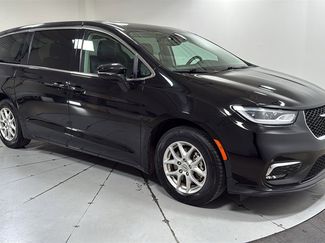 Used 2024 Chrysler Pacifica Touring-L video 3