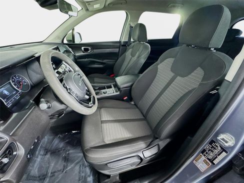 Certified 2023 Kia Sorento LX FWD image 11