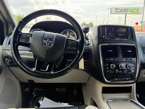 Used 2020 Dodge Grand Caravan SXT FWD image 32