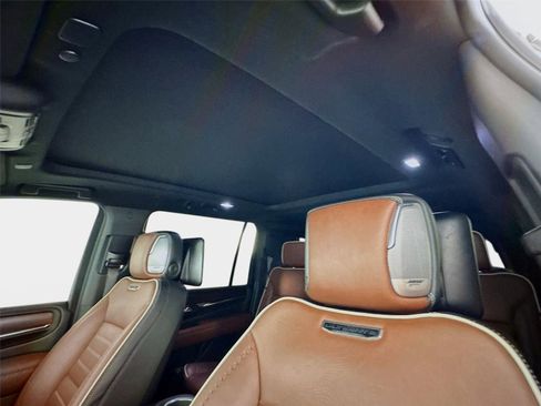 Used 2023 GMC Yukon XL Denali Ultimate w/ LPO, Floor Liner Package AWD/4WD image 14