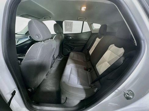 Used 2025 Chevrolet Trax LS FWD image 25