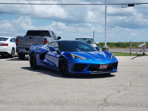 Used 2021 Chevrolet Corvette Stingray Preferred Cpe w/ Z51 Performance Package RWD image 3