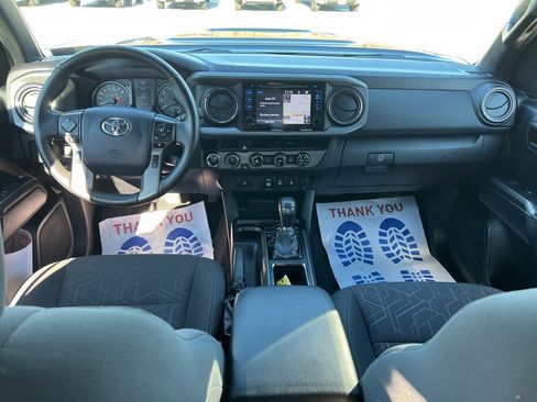 Used 2018 Toyota Tacoma TRD Sport image 27