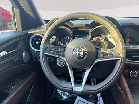 Used 2018 Alfa Romeo Stelvio Ti Sport AWD/4WD image 11