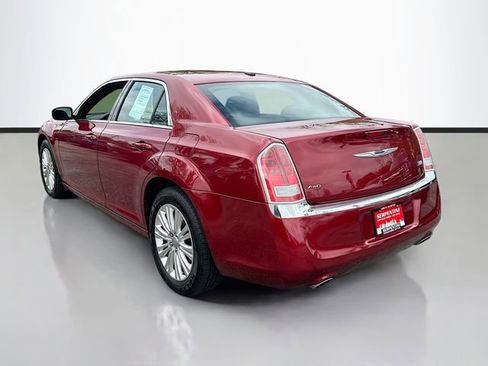 Used 2013 Chrysler 300 AWD w/ Driver Convenience Group image 8