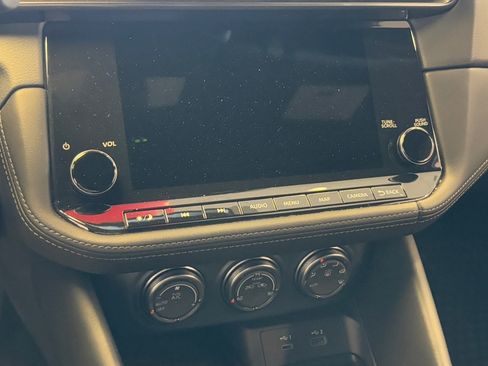 Certified 2024 Nissan Z Performance w/ Floor Mat Package image 19