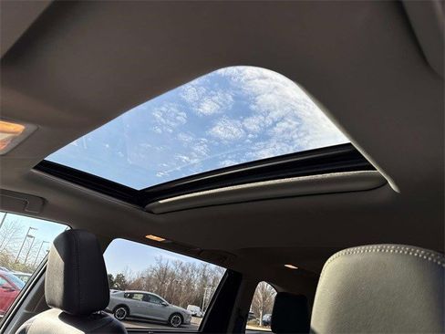 Used 2014 Toyota Highlander Limited image 16