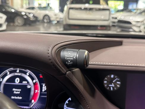 Used 2018 Lexus LS 500 w/ Accessory Package (Z2) RWD image 24