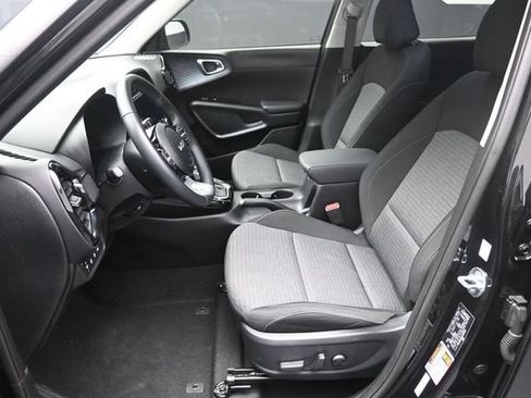 Used 2025 Kia Soul EX FWD image 18