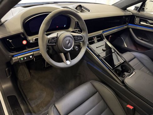 Used 2025 Porsche Panamera Turbo image 4