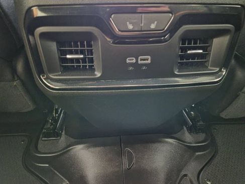 Used 2024 GMC Sierra 1500 AT4 w/ Technology Package AWD/4WD image 24
