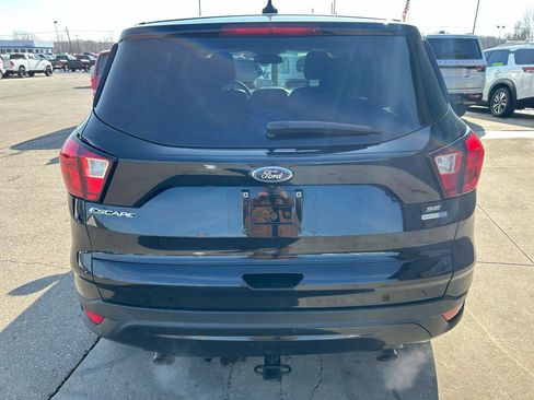 Used 2019 Ford Escape SE image 6