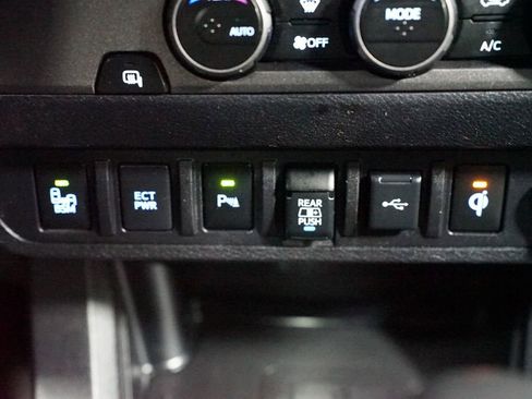 Certified 2021 Toyota Tacoma TRD Sport image 20