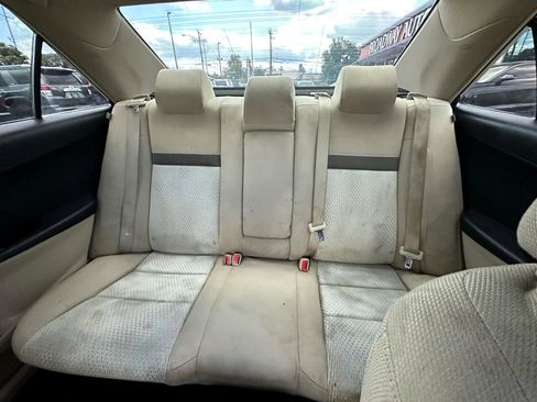 Used 2012 Toyota Camry LE image 19
