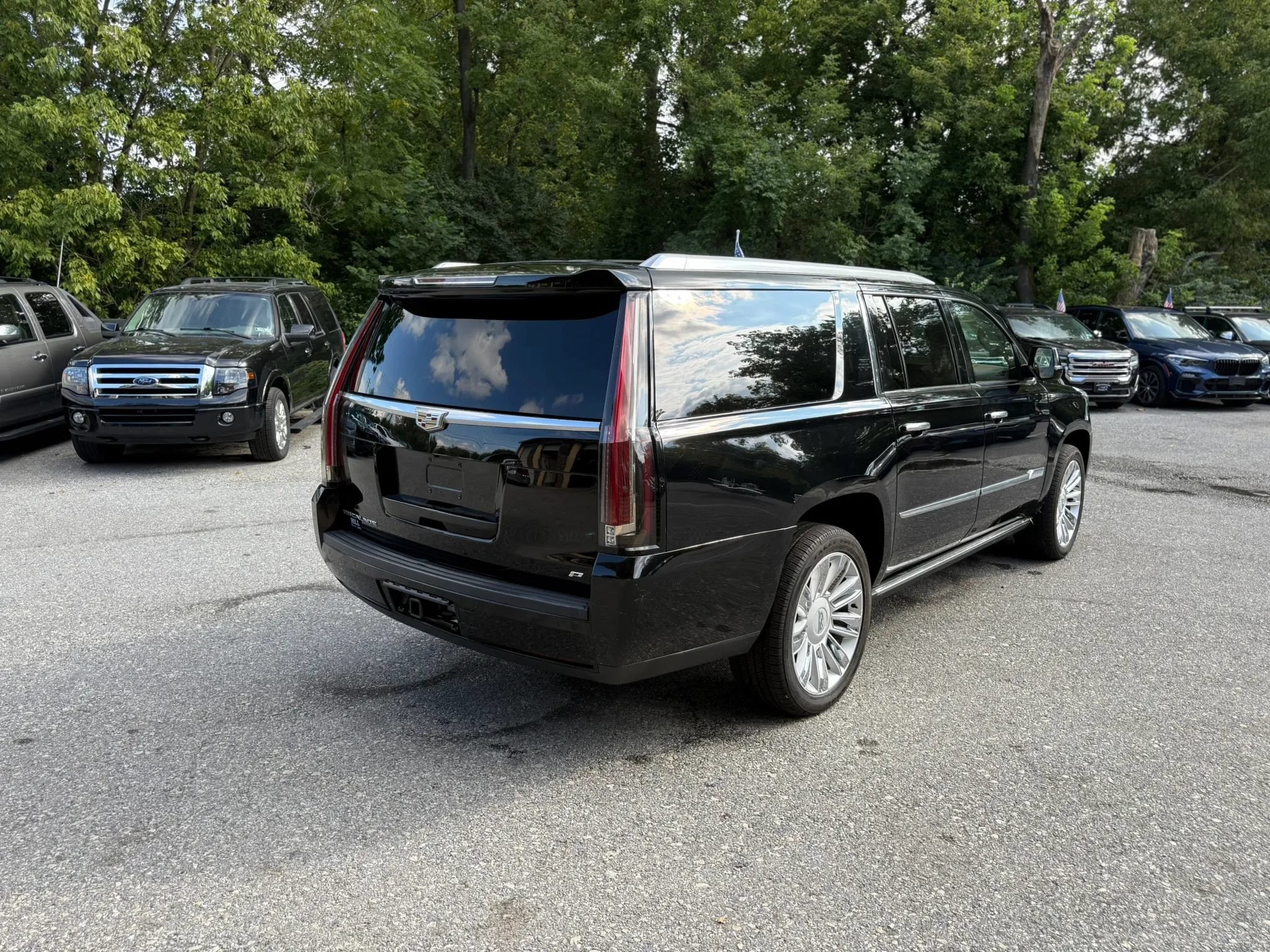 Used 2015 Cadillac Escalade ESV Platinum AWD/4WD image 7