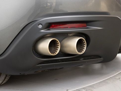 Used 2023 Ferrari Roma image 31