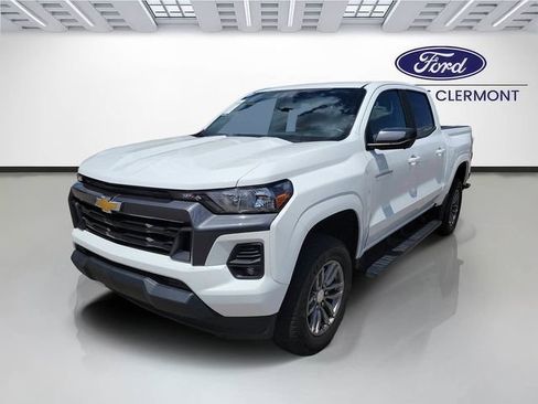 Used 2023 Chevrolet Colorado LT w/ LT Convenience Package II AWD/4WD image 2