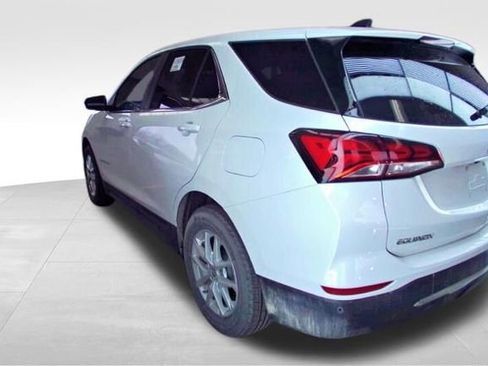 Used 2024 Chevrolet Equinox LT FWD image 4