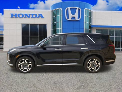 Used 2025 Hyundai Palisade SEL FWD image 2