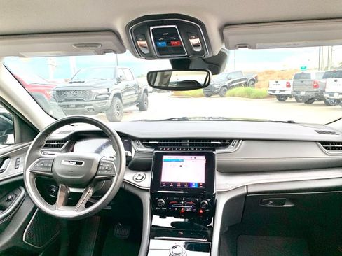 Used 2022 Jeep Grand Cherokee L Limited RWD image 37