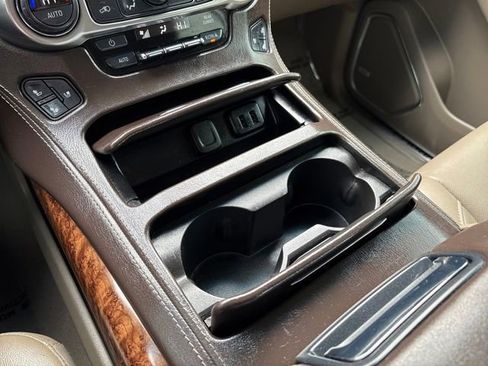 Used 2020 Chevrolet Tahoe Premier AWD/4WD image 18
