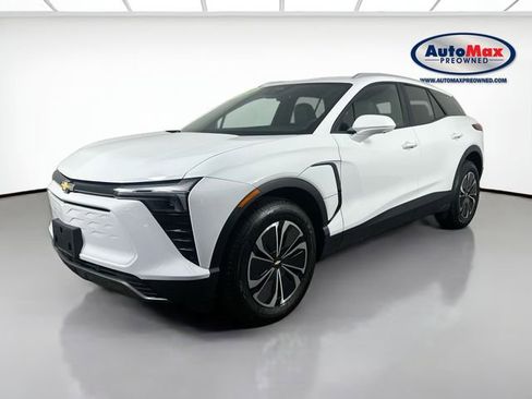 Used 2024 Chevrolet Blazer EV LT AWD/4WD image 3