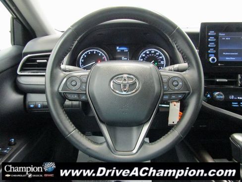 Used 2024 Toyota Camry SE image 23