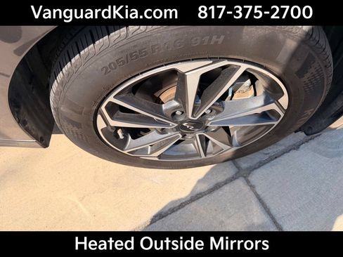 Certified 2023 Kia Forte LXS w/ LXS Technology Package FWD image 11