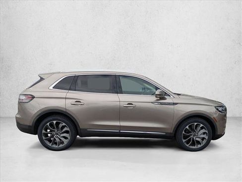 Used 2021 Lincoln Nautilus Reserve image 4