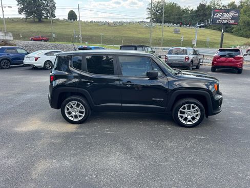 Used 2023 Jeep Renegade Latitude image 6