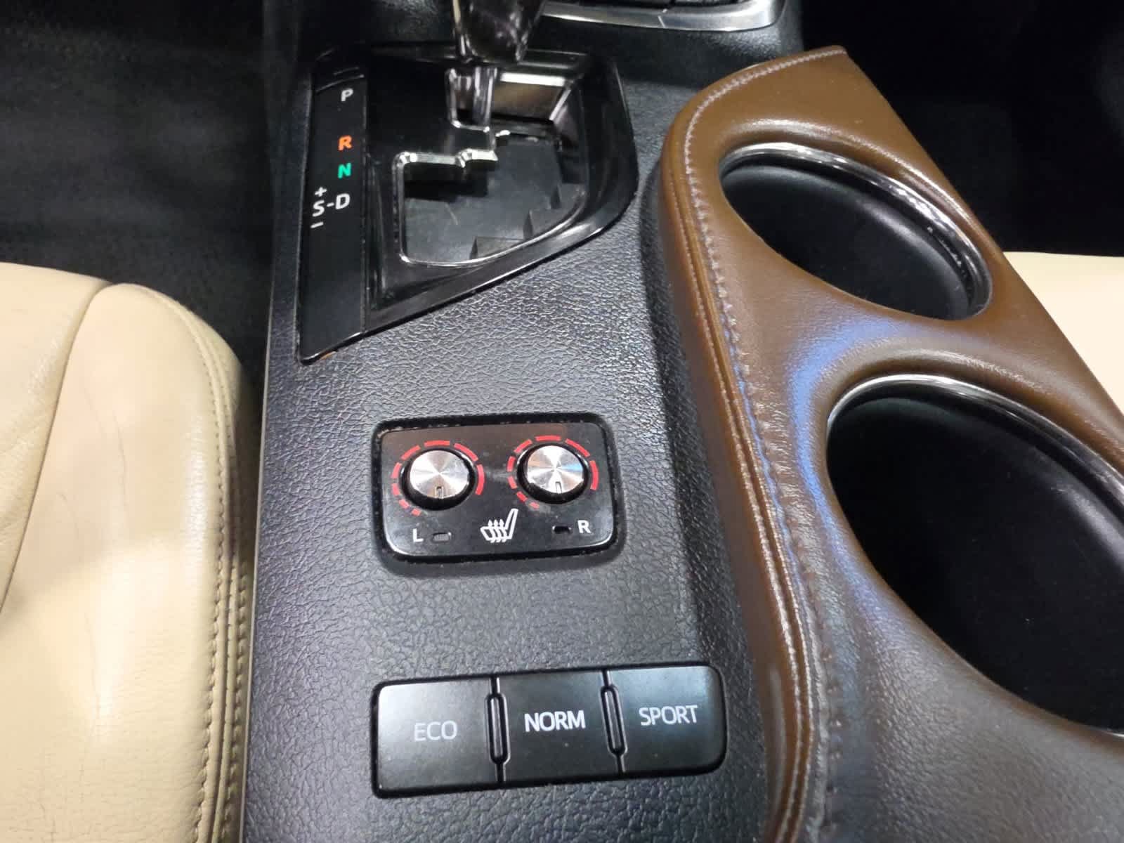 Used 2016 Toyota Avalon XLE Premium FWD image 22