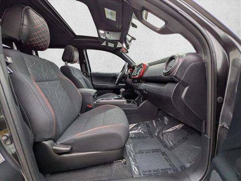 Used 2016 Toyota Tacoma TRD Sport RWD image 20