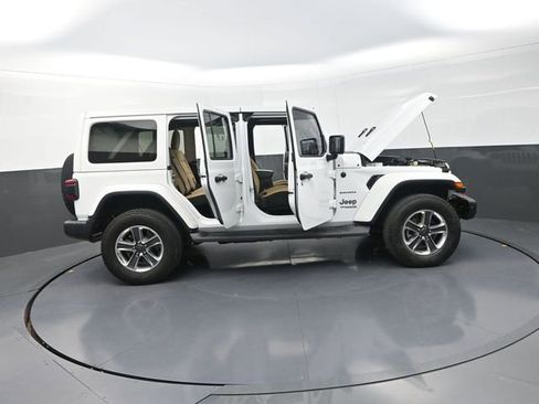 Used 2021 Jeep Wrangler Unlimited Sahara AWD/4WD image 45