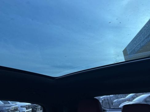 Used 2023 Porsche Cayenne Platinum Edition image 53