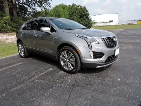 New 2026 Cadillac XT5 Premium Luxury w/ Driver Assist Package FWD image 3