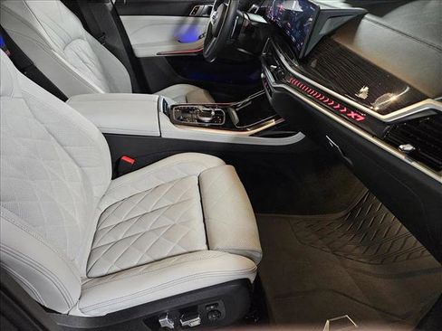 Certified 2024 BMW X7 xDrive40i w/ M Sport Package AWD/4WD image 21