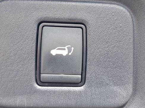 Used 2017 Nissan Pathfinder SL w/ SL Tech Package image 11