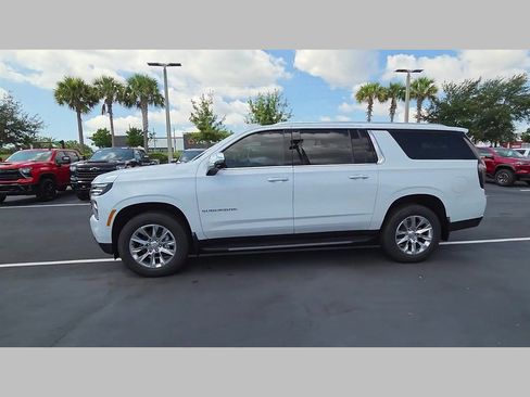 New 2026 Chevrolet Suburban Premier AWD/4WD image 29