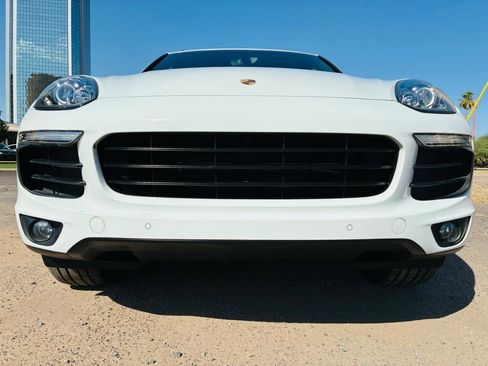 Used 2016 Porsche Cayenne AWD/4WD image 7