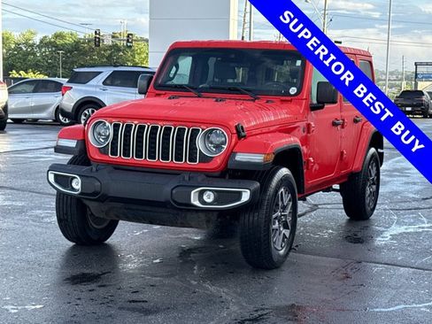 Used 2025 Jeep Wrangler Unlimited Sahara AWD/4WD image 11