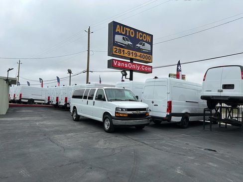 Used 2020 Chevrolet Express 3500 LT w/ LT Preferred Equipment Group image 26