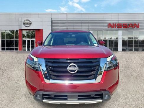 Certified 2022 Nissan Pathfinder Platinum w/ Cargo Package AWD/4WD image 11