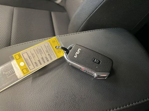 Certified 2023 Kia Soul S FWD image 32