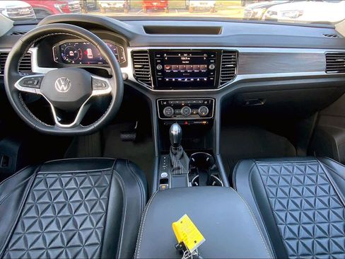 Used 2023 Volkswagen Atlas SE image 15