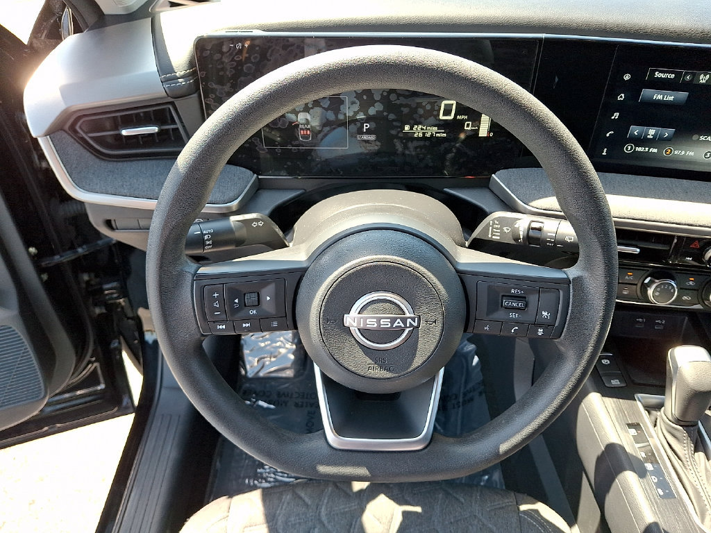 Used 2025 Nissan Kicks SV FWD image 18